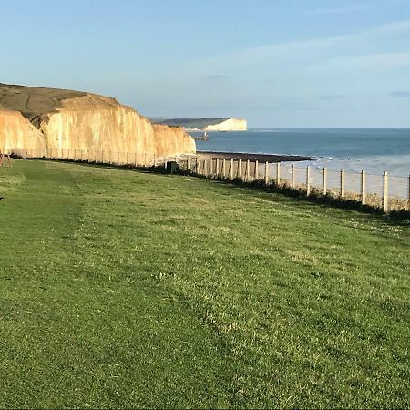 Flint Lodge Peacehaven エクステリア 写真