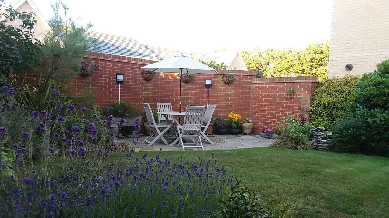 Flint Lodge Peacehaven エクステリア 写真
